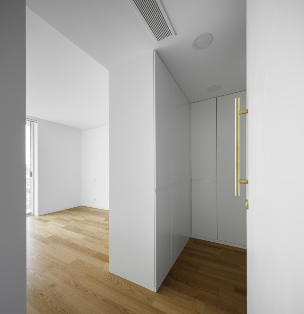 Multifamily building in Aveiro by Sónia Cruz - Arquitectura