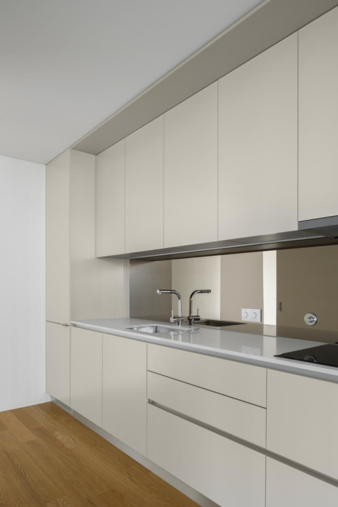 Multifamily building in Aveiro by Sónia Cruz - Arquitectura