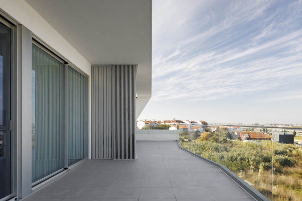 Multifamily building in Aveiro by Sónia Cruz - Arquitectura