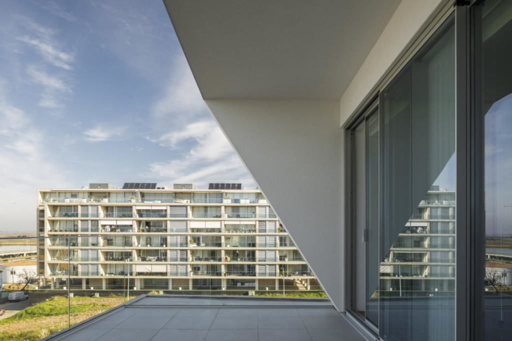 Multifamily building in Aveiro by Sónia Cruz - Arquitectura