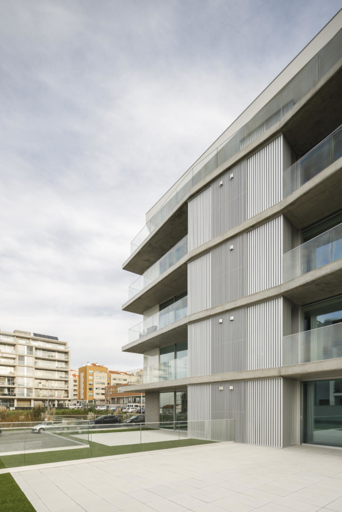 Multifamily building in Aveiro by Sónia Cruz - Arquitectura