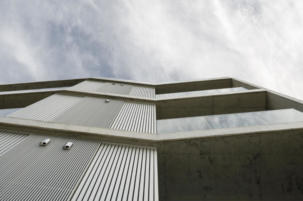 Multifamily building in Aveiro by Sónia Cruz - Arquitectura