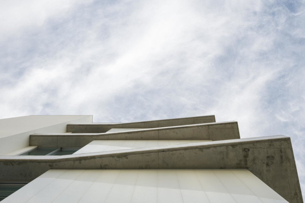 Multifamily building in Aveiro by Sónia Cruz - Arquitectura