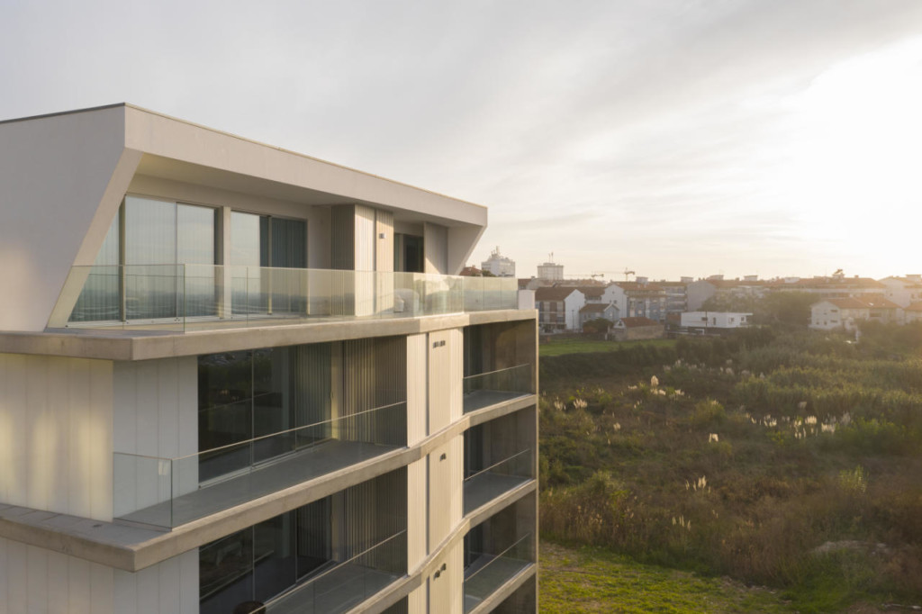 Multifamily building in Aveiro by Sónia Cruz - Arquitectura