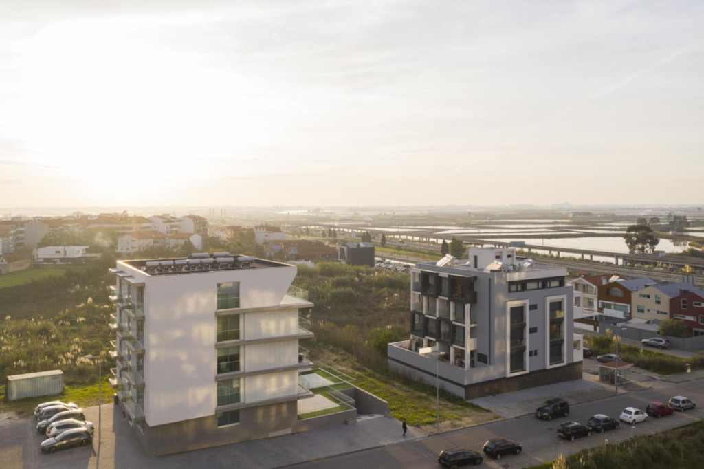 Multifamily building in Aveiro by Sónia Cruz - Arquitectura