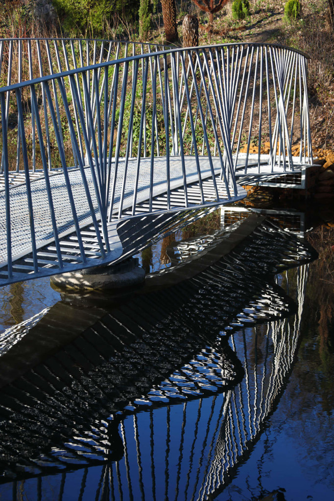 Swing Bridge by Tonkin Liu