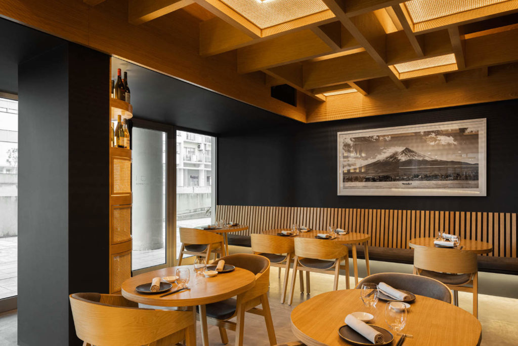 FUJI restaurant by Sequeira Dias Arquitectos