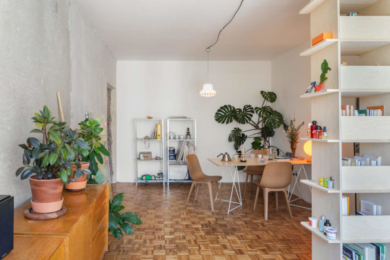 Painters&acute; Apartment by NEUH&Auml;USL HUNAL