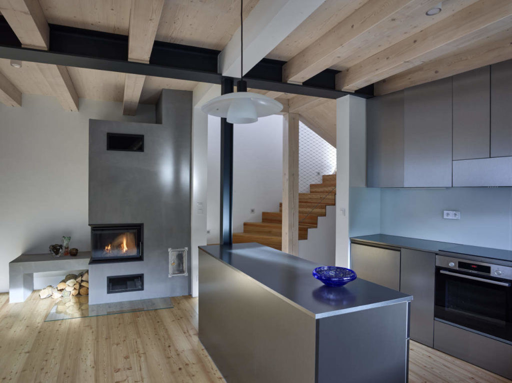 House in the Courtyard by Igloo Architekti