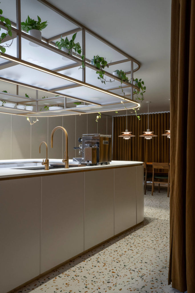 Garnier Residence by Dupont Blouin Architects