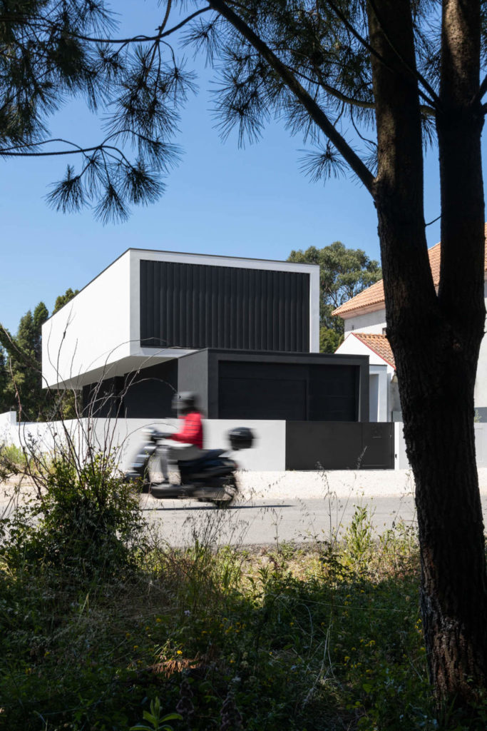 Diagonal House by Frari