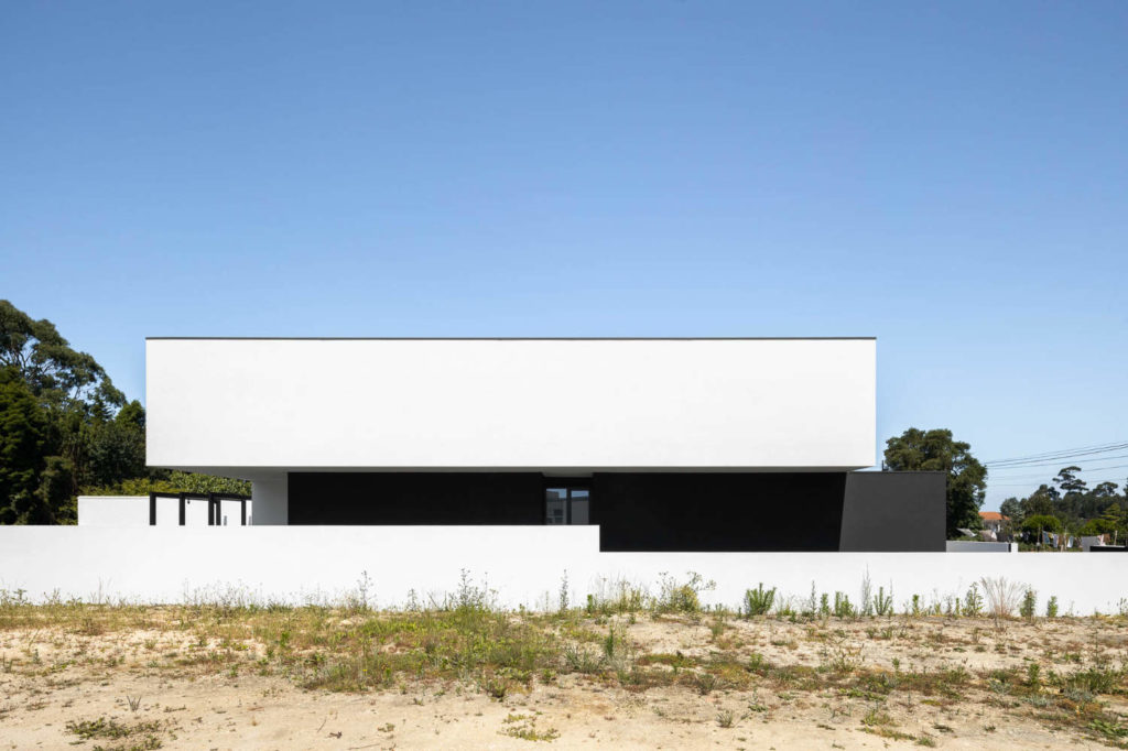 Diagonal House by Frari