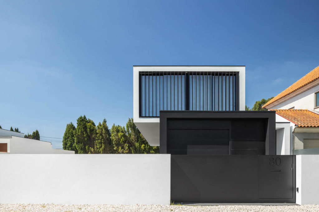 Diagonal House by Frari