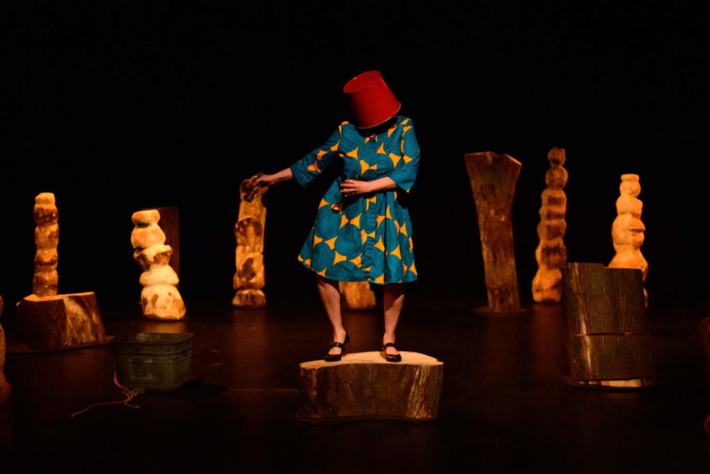 Louise Liliefeldt - performance - Land of the Living