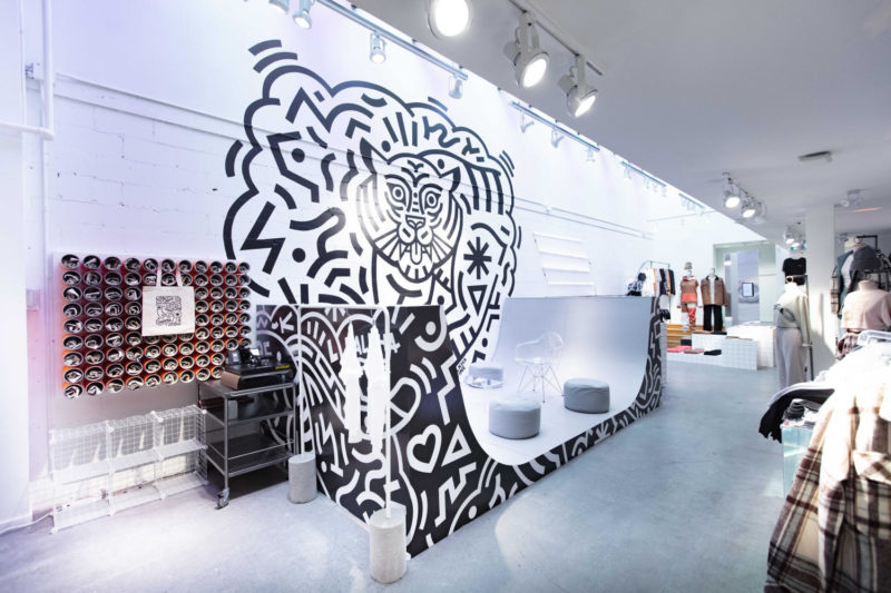 Garage's Connected Pop-Up Store by Groupe Dynamite Inc.