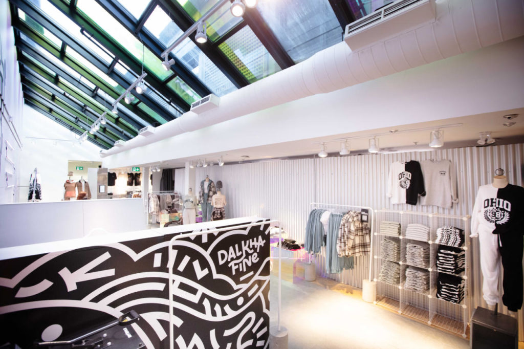 Garage's Connected Pop-Up Store by Groupe Dynamite Inc.