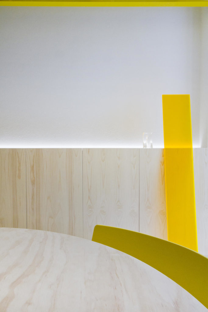 mini break (show) room by Francesca Perani