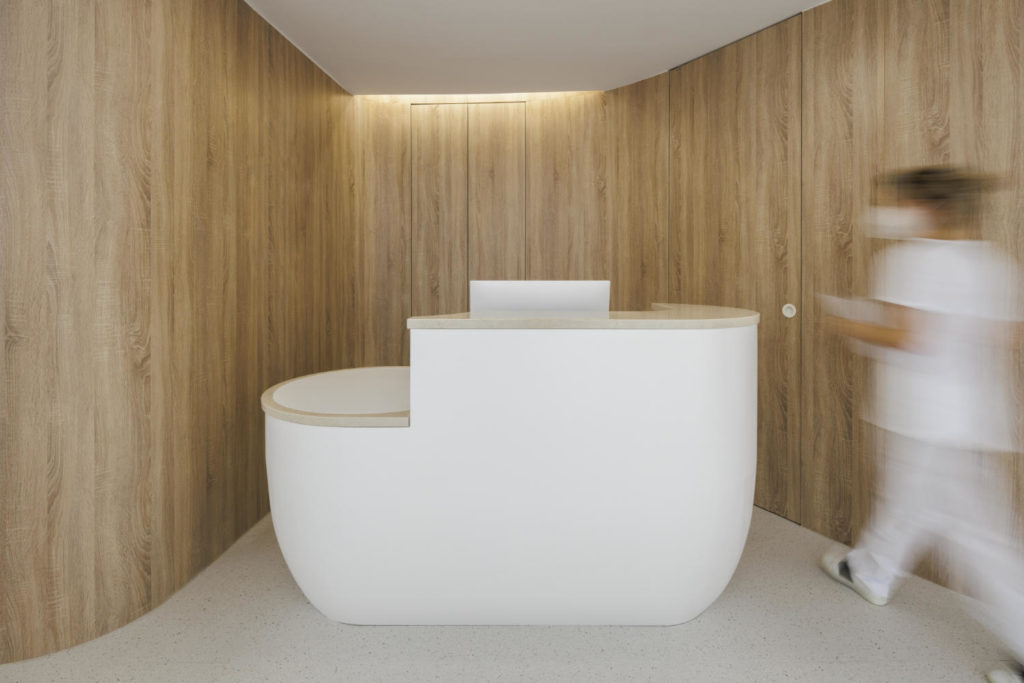 MOOD Dental Clinic by Tsou Arquitectos