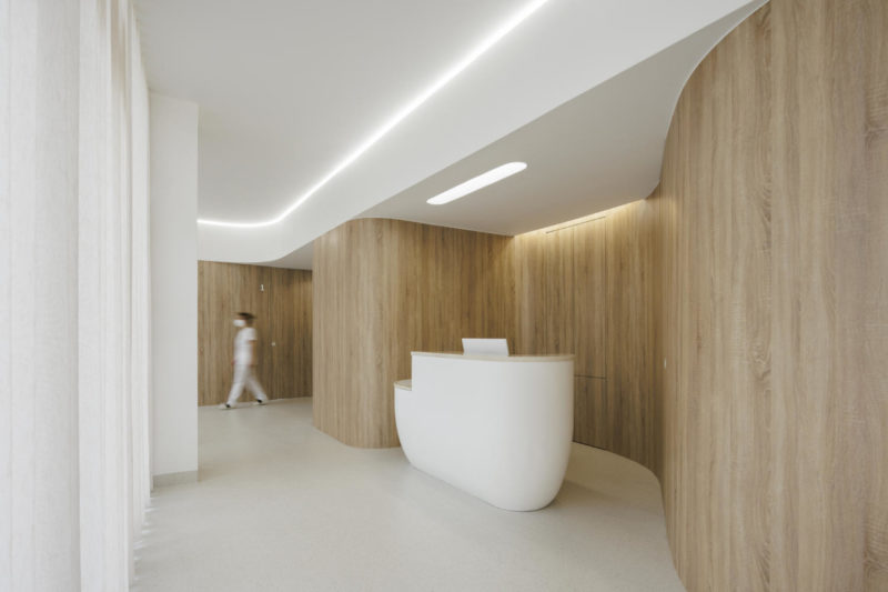 MOOD Dental Clinic by Tsou Arquitectos