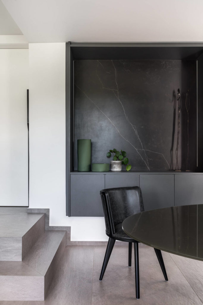 STS residence by Schuchovski Arquitetura