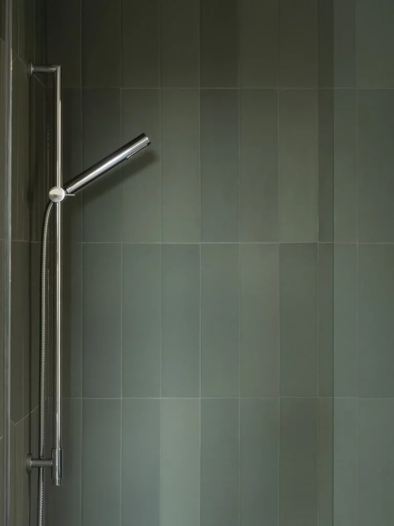 Kanata Cabin: A Mont-Tremblant Retreat for Dog-Lovers