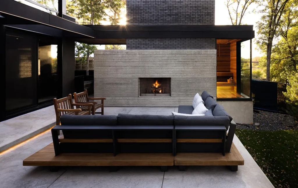 Living Lounge: a hotel lounge-inspired bungalow