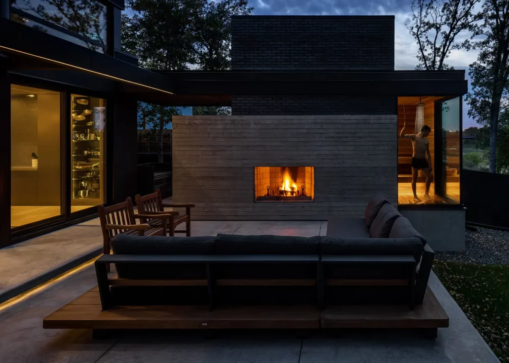 Living Lounge: a hotel lounge-inspired bungalow