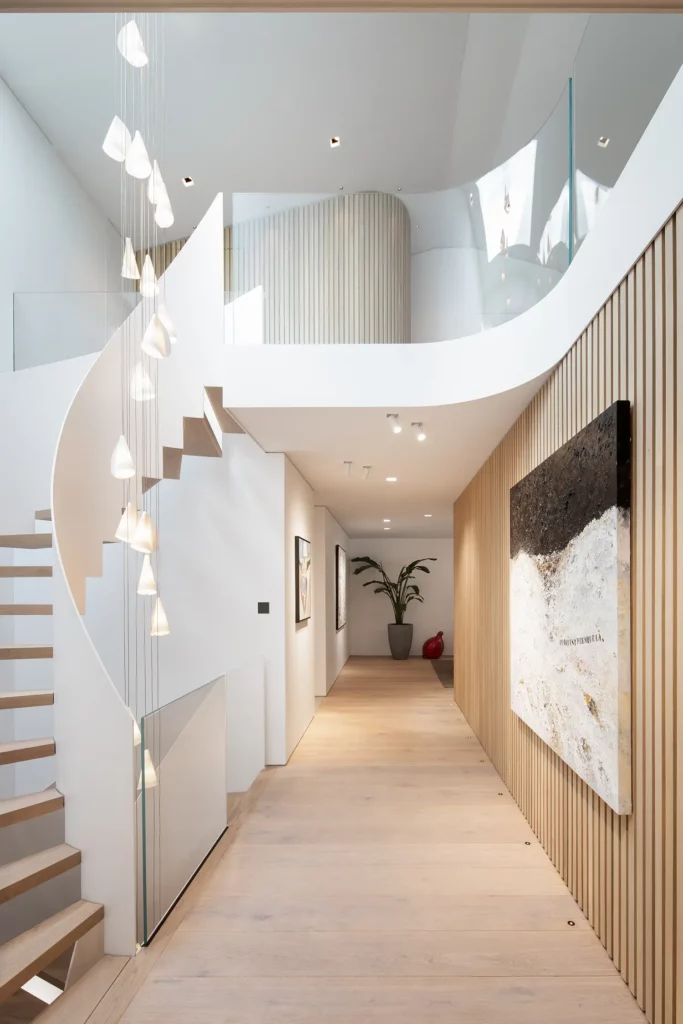 Mid-Century Residence Ave Duchastel by Atelier Chardonnat + Salem Architecture