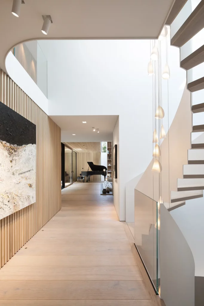 Mid-Century Residence Ave Duchastel by Atelier Chardonnat + Salem Architecture