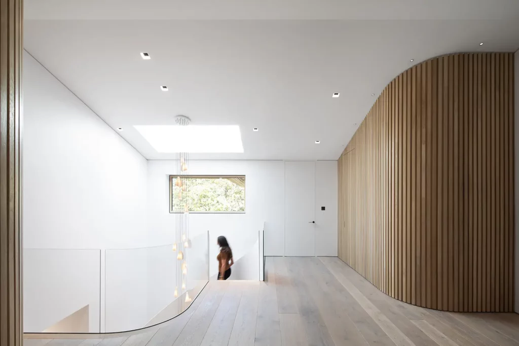 Mid-Century Residence Ave Duchastel by Atelier Chardonnat + Salem Architecture