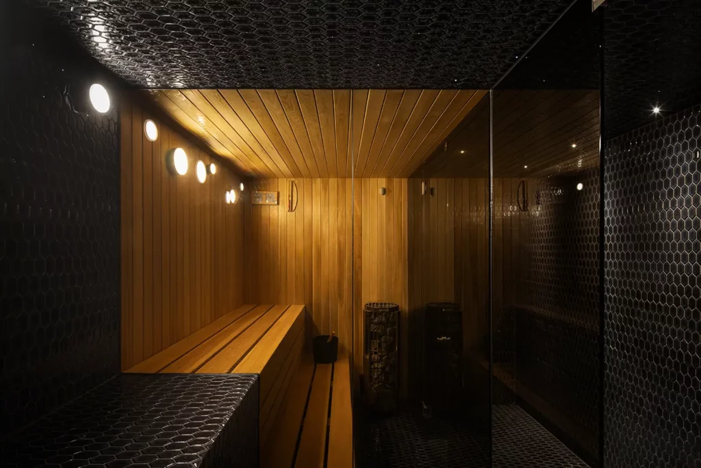 Mid-Century Residence Ave Duchastel by Atelier Chardonnat + Salem Architecture