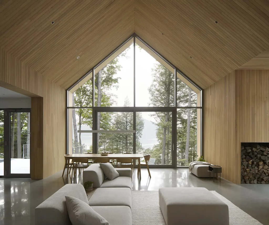 Nestled on a Cliffside: The De la Descente Project