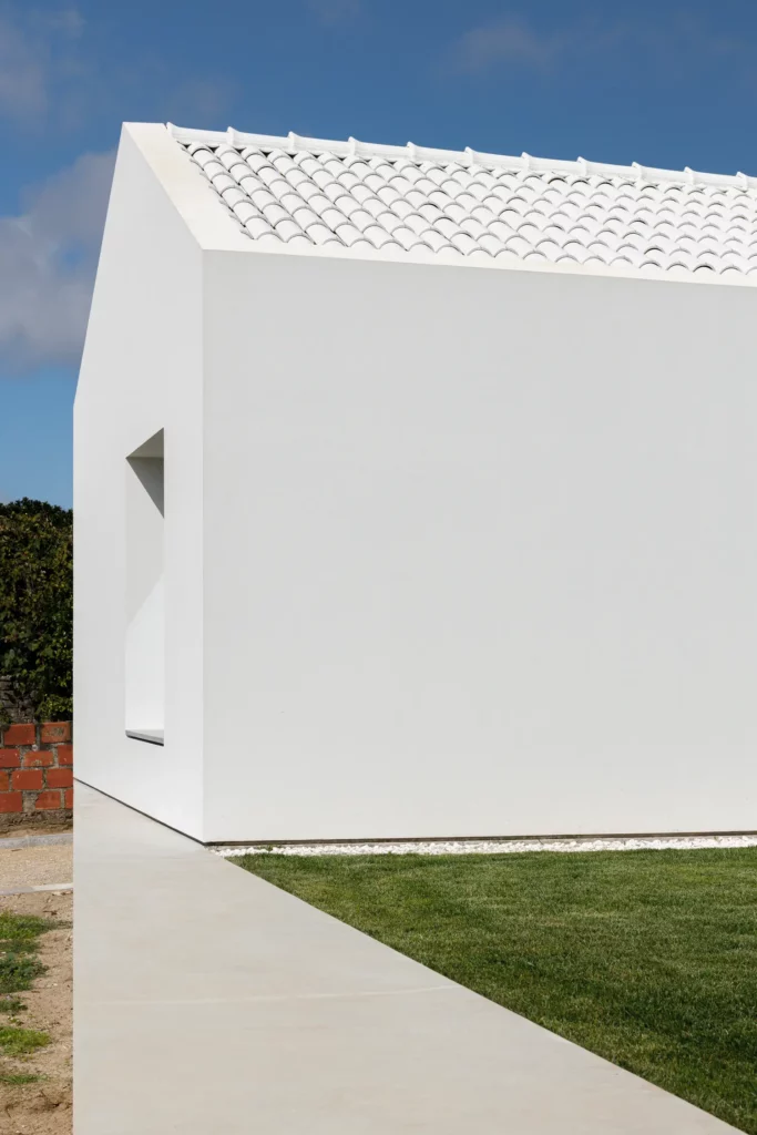 House in Sta Joana by NU.MA